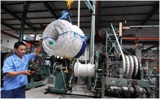 台州日报 头版报眼 骄傲 打破欧美企业垄断,临海四兄绳业产品首次应用于深海油气田作业平台建设